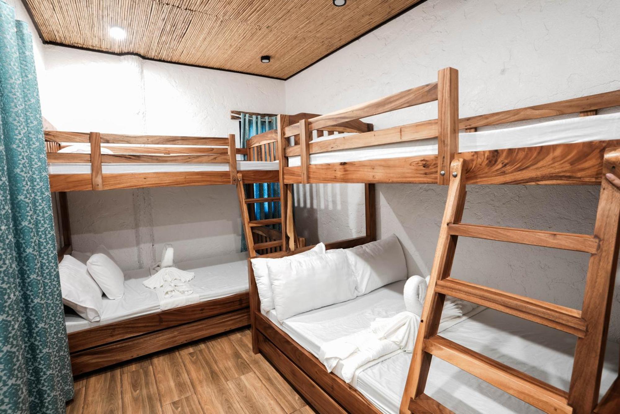 Casa De Celestina Private Resort Silang Экстерьер фото
