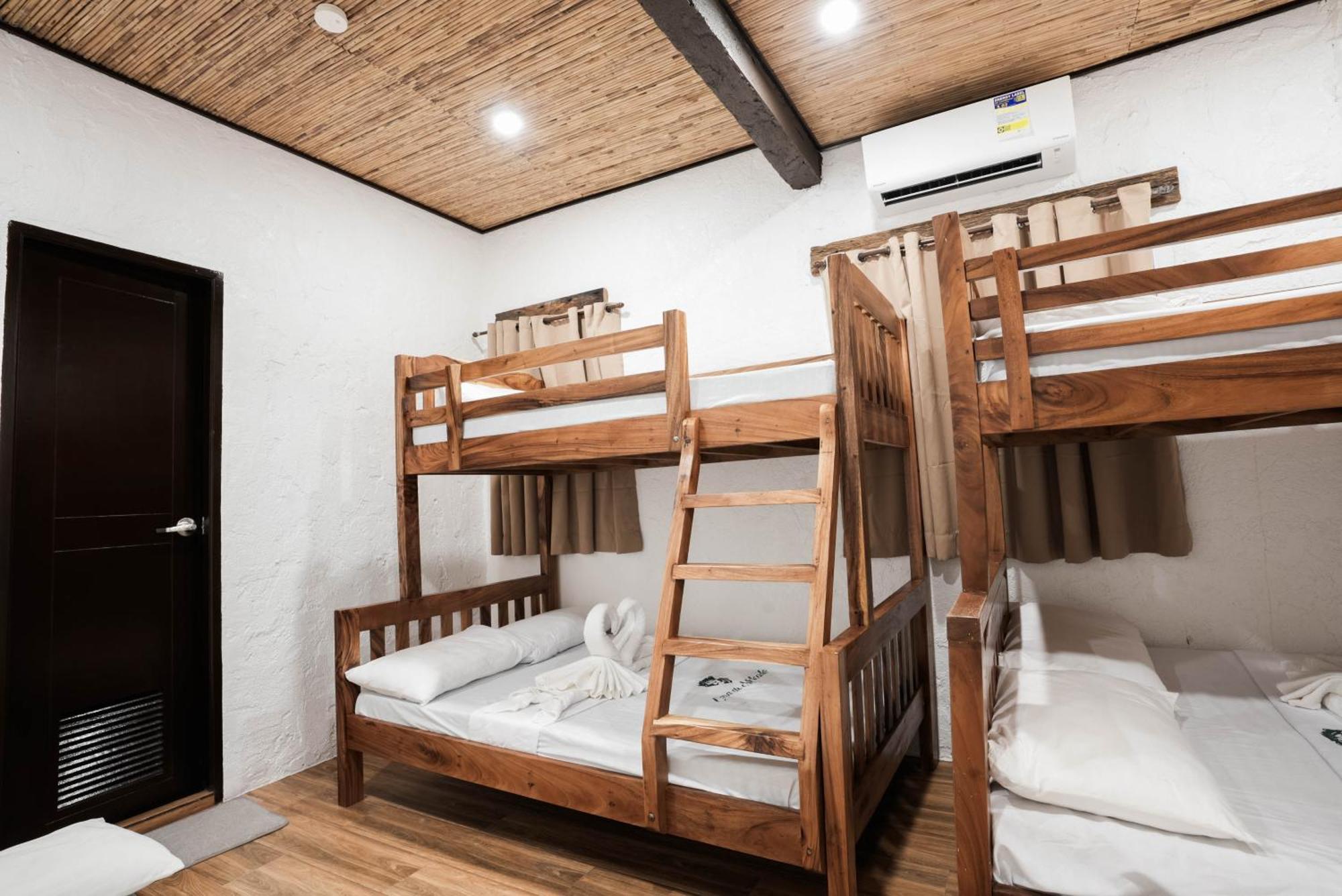 Casa De Celestina Private Resort Silang Экстерьер фото
