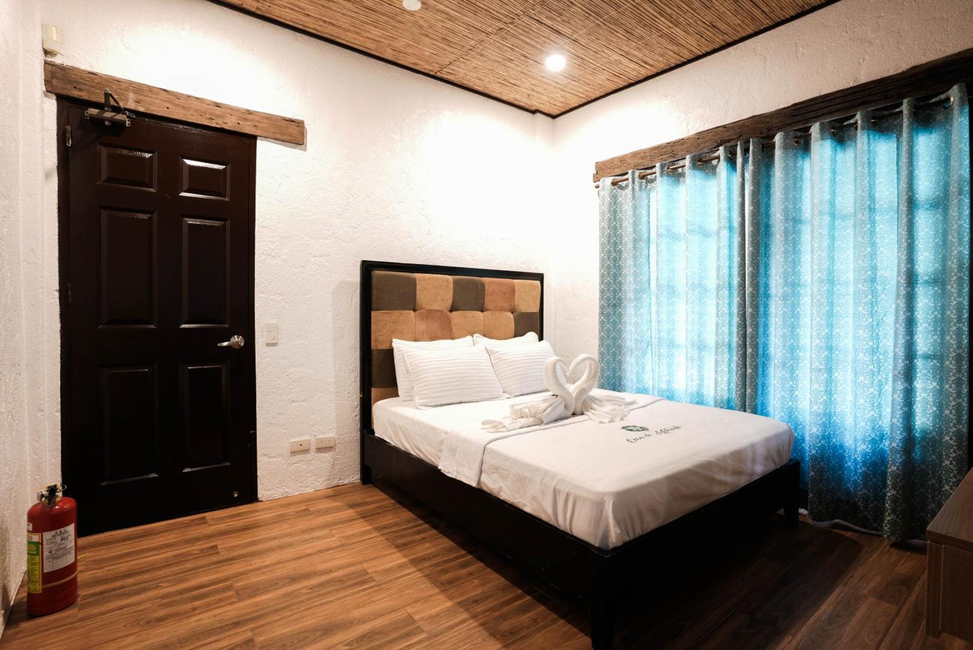 Casa De Celestina Private Resort Silang Экстерьер фото